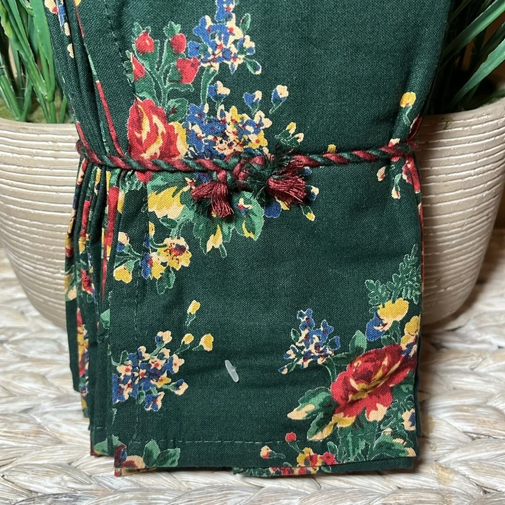 April Cornell Estella Rose Green & Red Floral Napkin Set/10 16x16 Cotton NWT